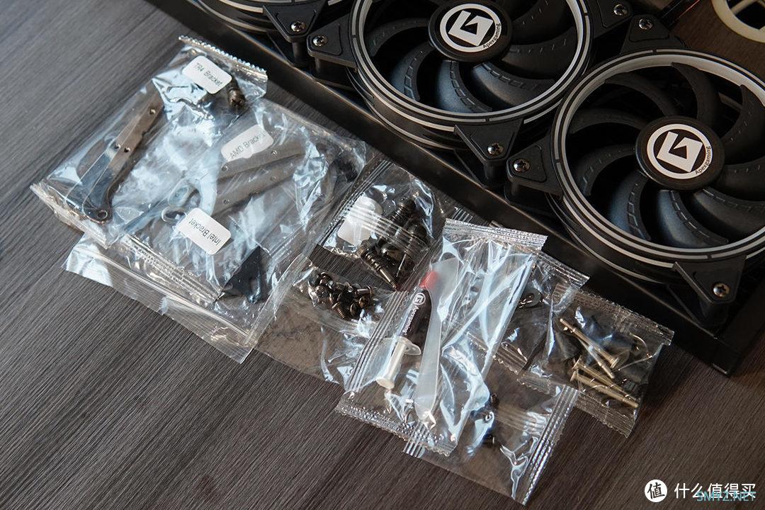评测 篇二百六十二：实时水温+RGB信仰灯效，美商艾湃360 PRO水冷初体验