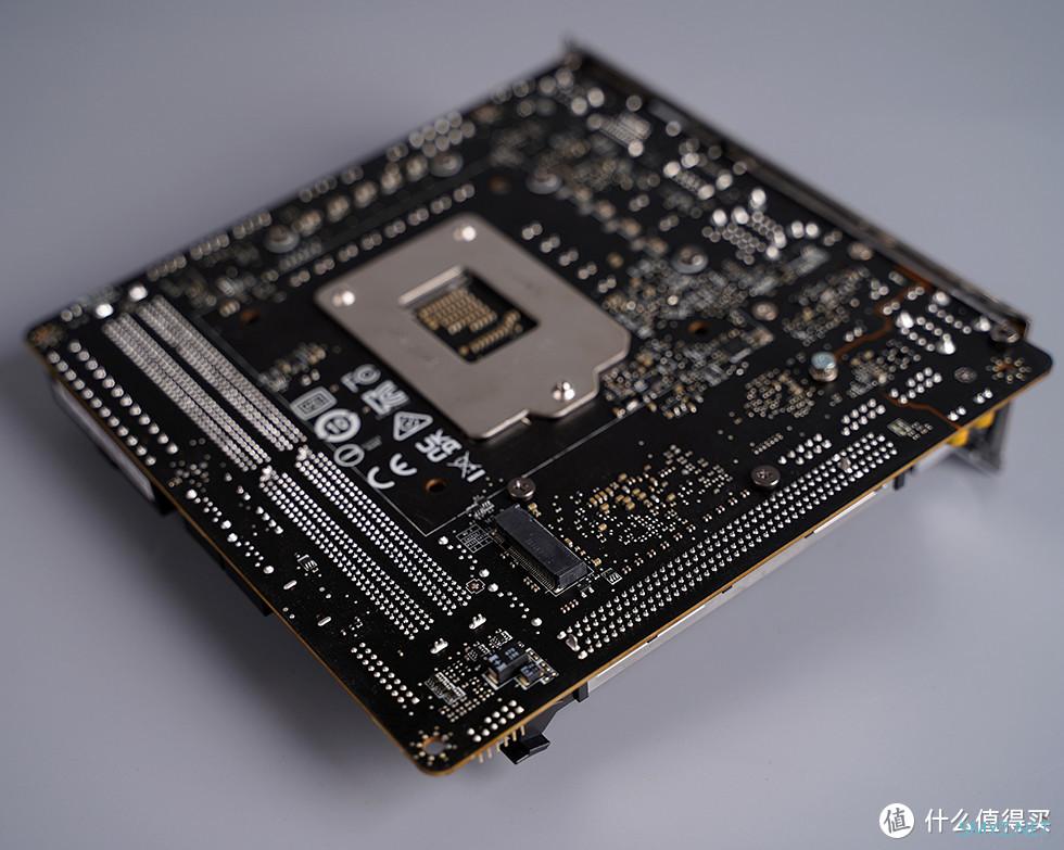 追风者P200A装机展示,10700 + MSI B560I + RTX 3060 追风者P200A装机展示,10700 + MSI B560I + RTX 3060
