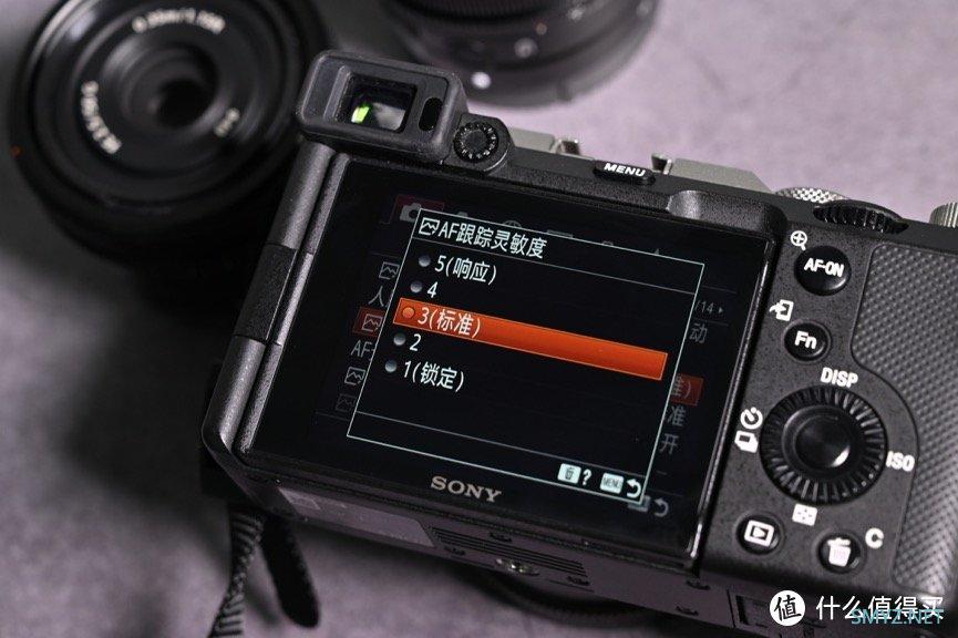 回归微单设计初衷 索尼定焦三镜体验