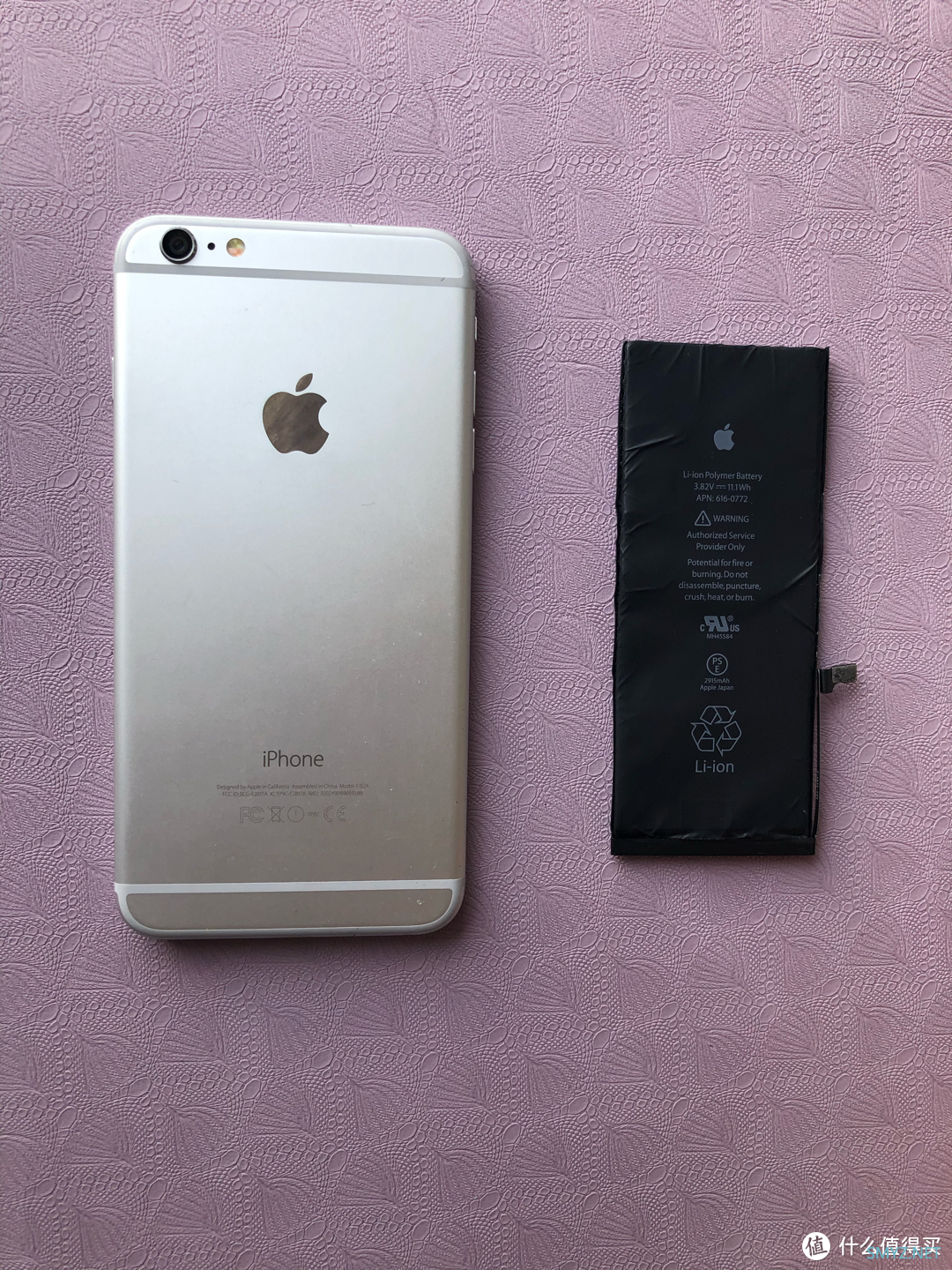 iPhone 6 Plus更换电池步骤：把副厂电池换回原厂旧电池