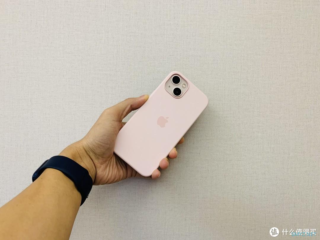 给媳妇入手了一台猛男粉iPhone13