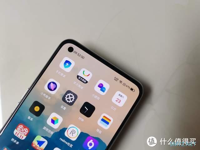 realme GT Neo2T“釉白”色图赏真实评价：精雕细琢，2K内颜值担当