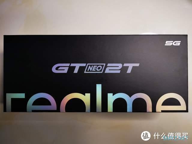 realme GT Neo2T“釉白”色图赏真实评价：精雕细琢，2K内颜值担当