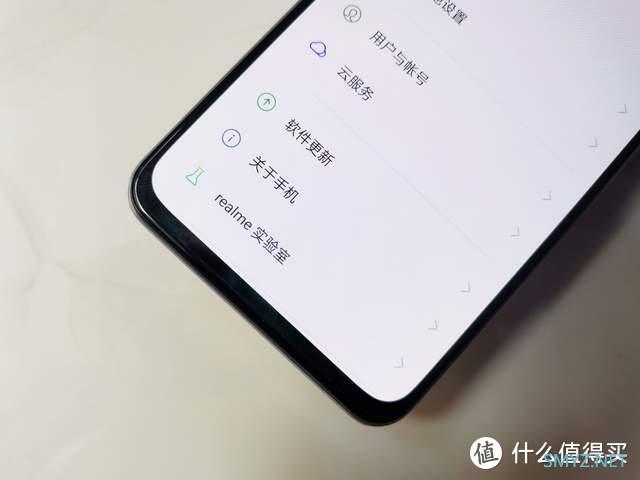 realme GT Neo2T“釉白”色图赏真实评价：精雕细琢，2K内颜值担当