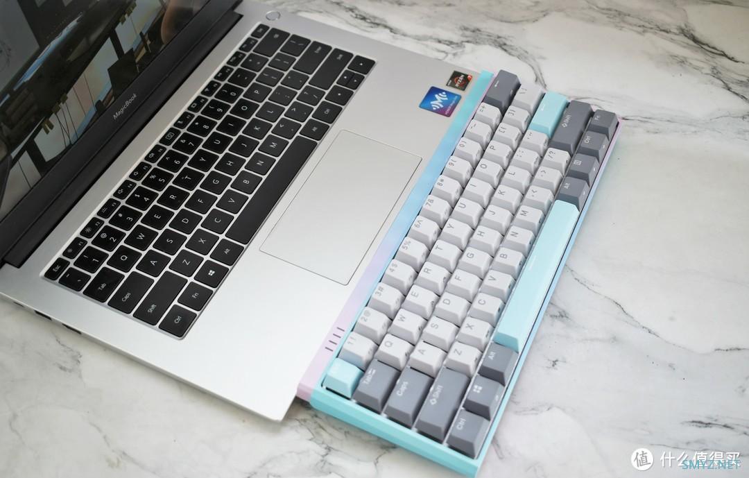 始于颜值，忠于体验：杜伽K330W机械键盘，颜值、手感、续航样样爆表