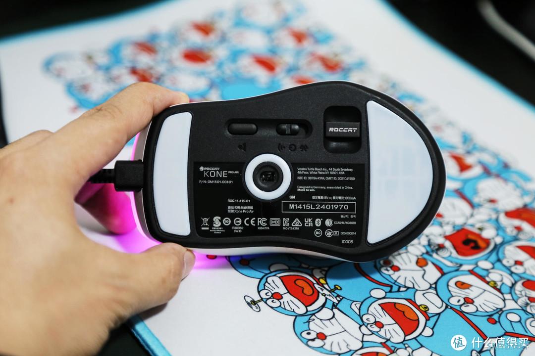 心手合一 统治战场 冰豹(ROCCAT)魔幻豹KONE PRO AIR鼠标测评