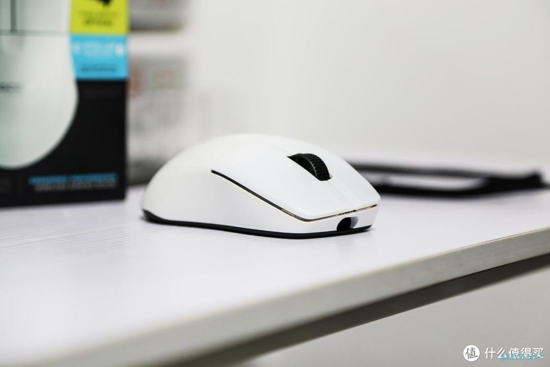 心手合一 统治战场 冰豹(ROCCAT)魔幻豹KONE PRO AIR鼠标测评