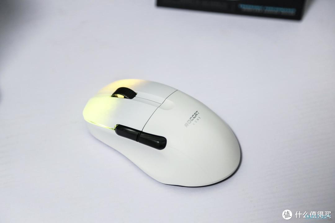 心手合一 统治战场 冰豹(ROCCAT)魔幻豹KONE PRO AIR鼠标测评