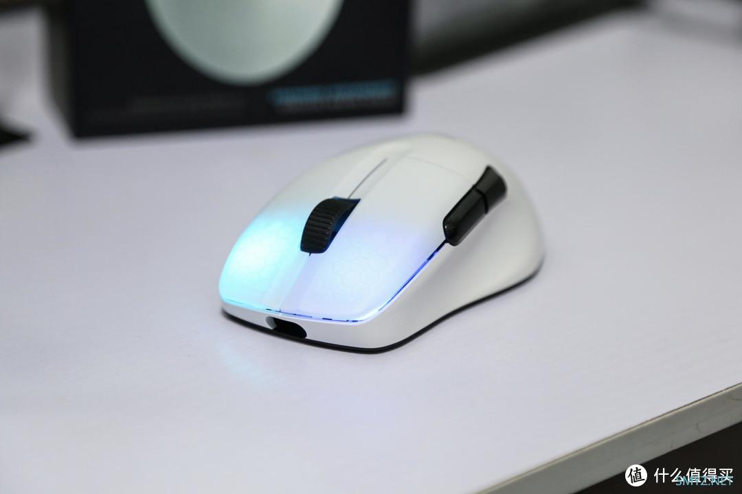 心手合一 统治战场 冰豹(ROCCAT)魔幻豹KONE PRO AIR鼠标测评
