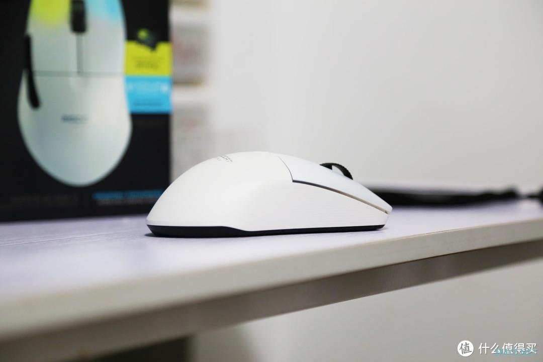 心手合一 统治战场 冰豹(ROCCAT)魔幻豹KONE PRO AIR鼠标测评