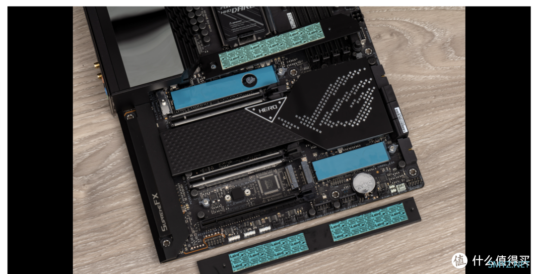 ROG Maximus Z690开箱：拥有PCIe 5.0 M.2接口与显卡快拆设计的全能主板