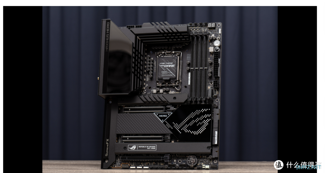 ROG Maximus Z690开箱：拥有PCIe 5.0 M.2接口与显卡快拆设计的全能主板