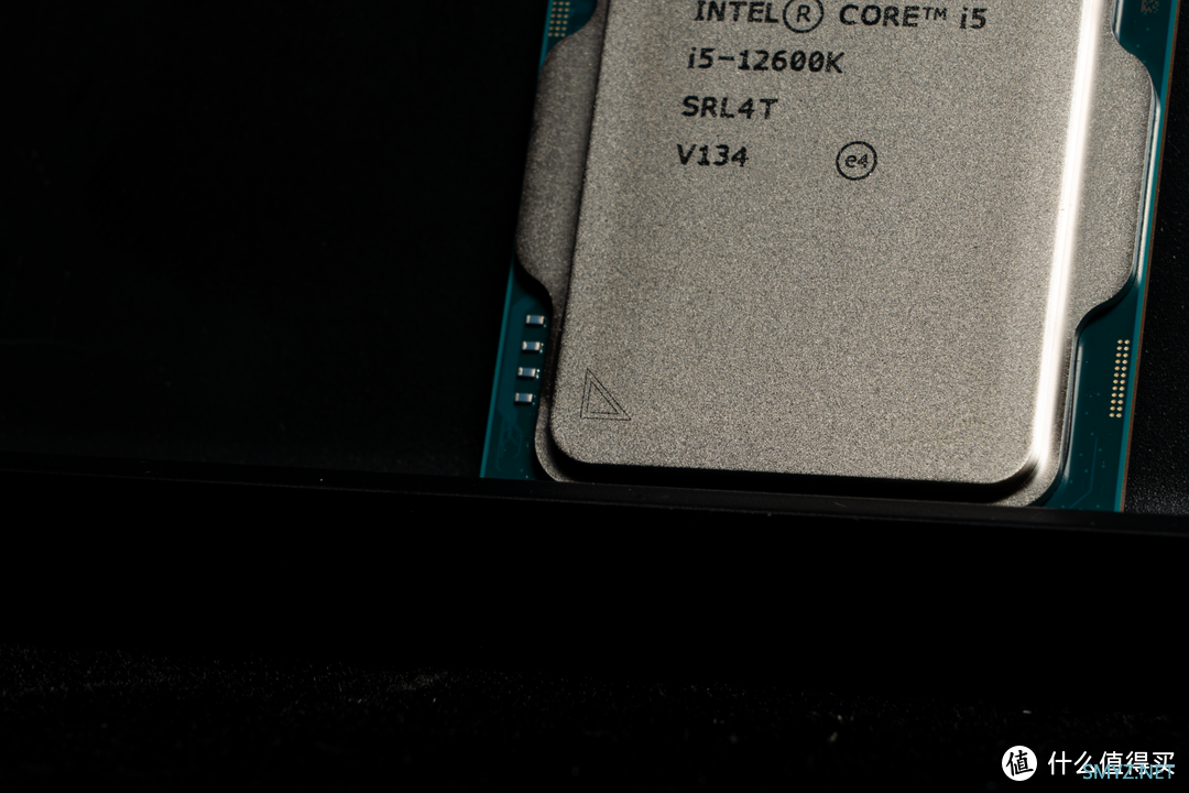 描边怪爱搞机 篇六十五：不超频也能打！Intel Core i5 12600K 首发横评