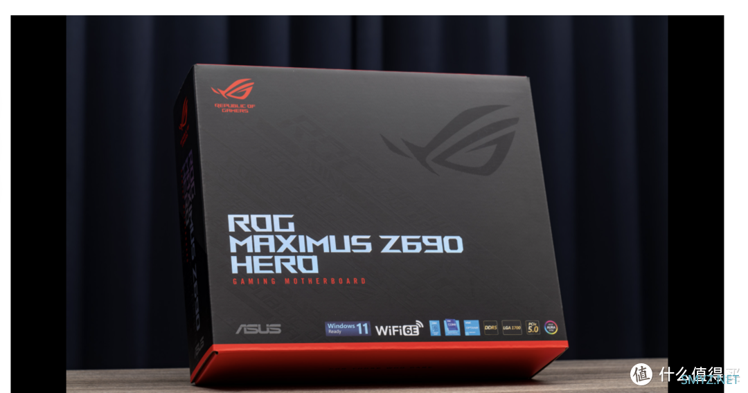 ROG Maximus Z690开箱：拥有PCIe 5.0 M.2接口与显卡快拆设计的全能主板