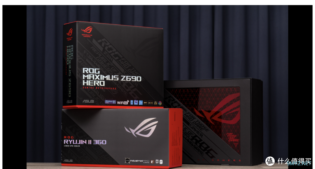 ROG Maximus Z690开箱：拥有PCIe 5.0 M.2接口与显卡快拆设计的全能主板