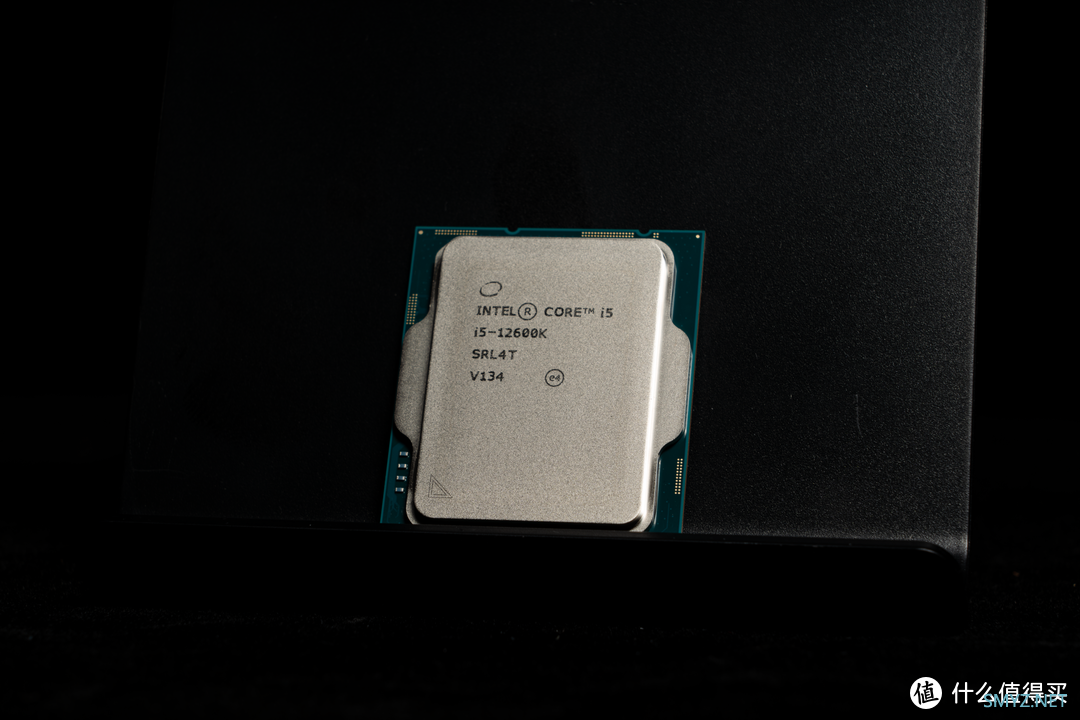 描边怪爱搞机 篇六十五：不超频也能打！Intel Core i5 12600K 首发横评