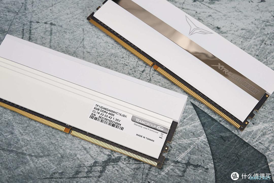 机玩 篇七十二：内存界的颜值巅峰：十铨 梦境DDR4-4000 RGB内存