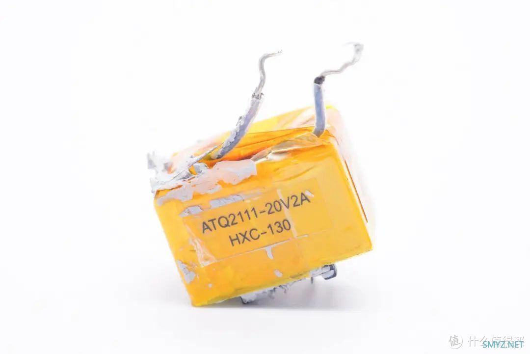 拆解报告：Anker安克40W双口快充充电器A2038