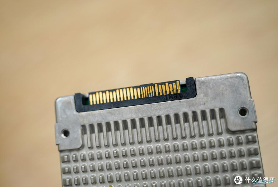 晓之语物 篇五十：不到一折买到万元的 P4600 U.2 SSD 固态硬盘 轻松满足万兆 NAS 缓存