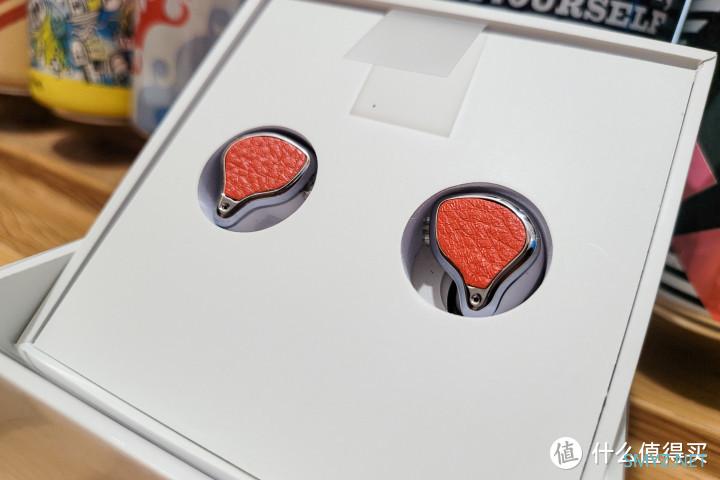​更潮配色，更优质感，更强音质，TFZ T2 PRO