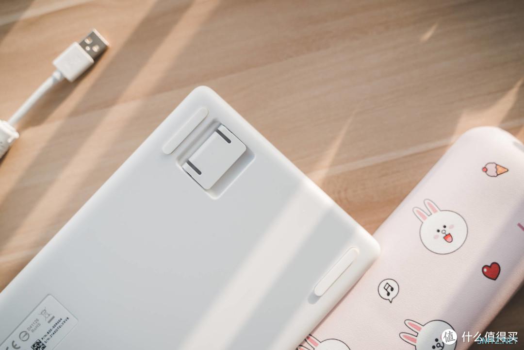 罗技K835机械有线游戏办公键盘，是小女生喜欢的产品