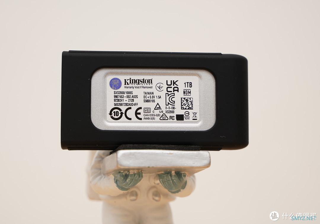既高速又小巧 金士顿 XS2000 移动固态硬盘开箱 既高速又小巧 金士顿 XS2000 移动固态硬盘开箱