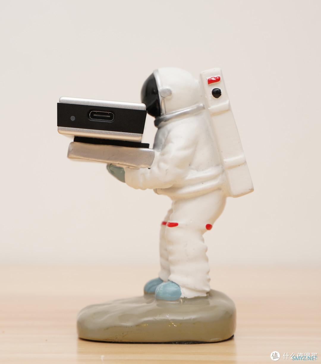 既高速又小巧 金士顿 XS2000 移动固态硬盘开箱 既高速又小巧 金士顿 XS2000 移动固态硬盘开箱