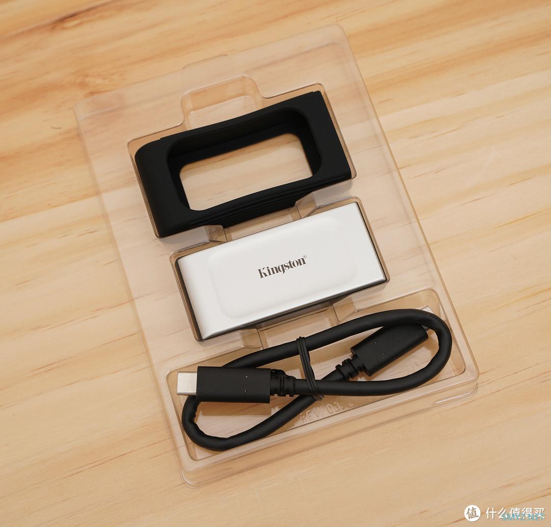 既高速又小巧 金士顿 XS2000 移动固态硬盘开箱 既高速又小巧 金士顿 XS2000 移动固态硬盘开箱