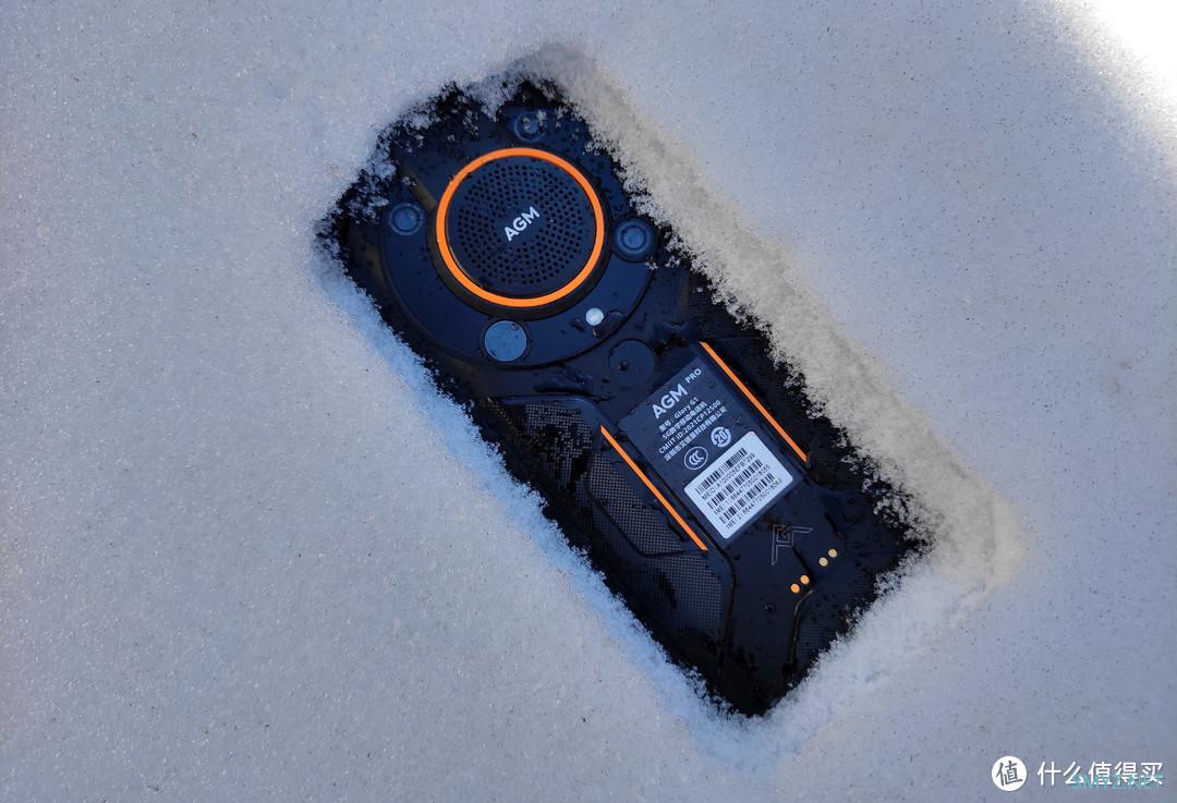 冬季户外爱好者的福音，AGM G1手机，防摔、防水、防低温