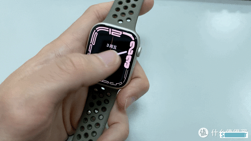 我的跑步装备 篇一百一十五：完全可以当跑表！Apple Watch S7 Nike 45mm蜂窝版（附与5代对比）