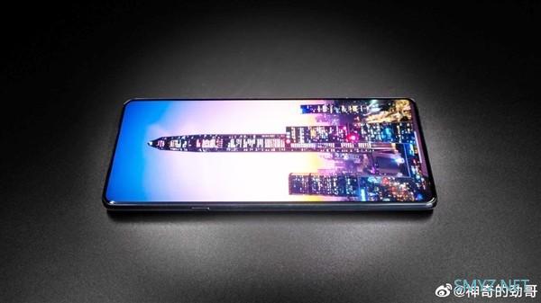 摩托罗拉edge X30大料：屏下摄像头真全面屏