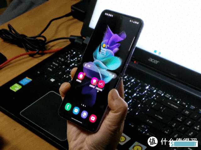 三星Galaxy Z Flip3 5G体验:潮流时尚的“翻盖手机