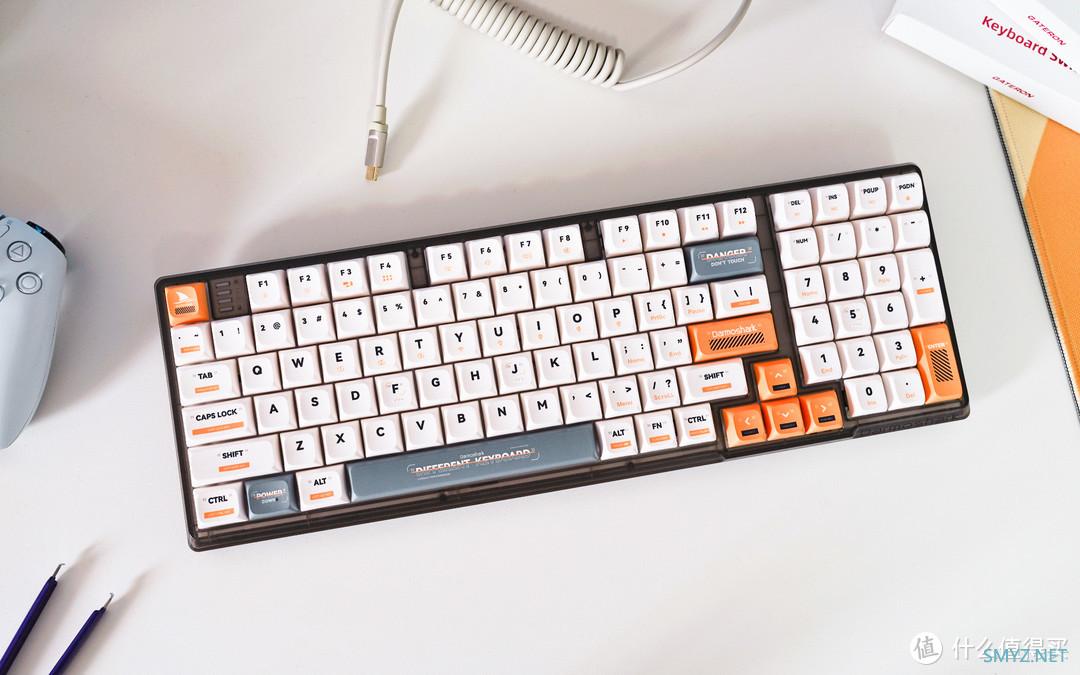 猫宅聊外设 篇七：好看好用，值得一玩，Darmoshark K7-Pro 三模键盘