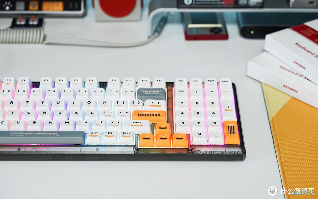 猫宅聊外设 篇七：好看好用，值得一玩，Darmoshark K7-Pro 三模键盘