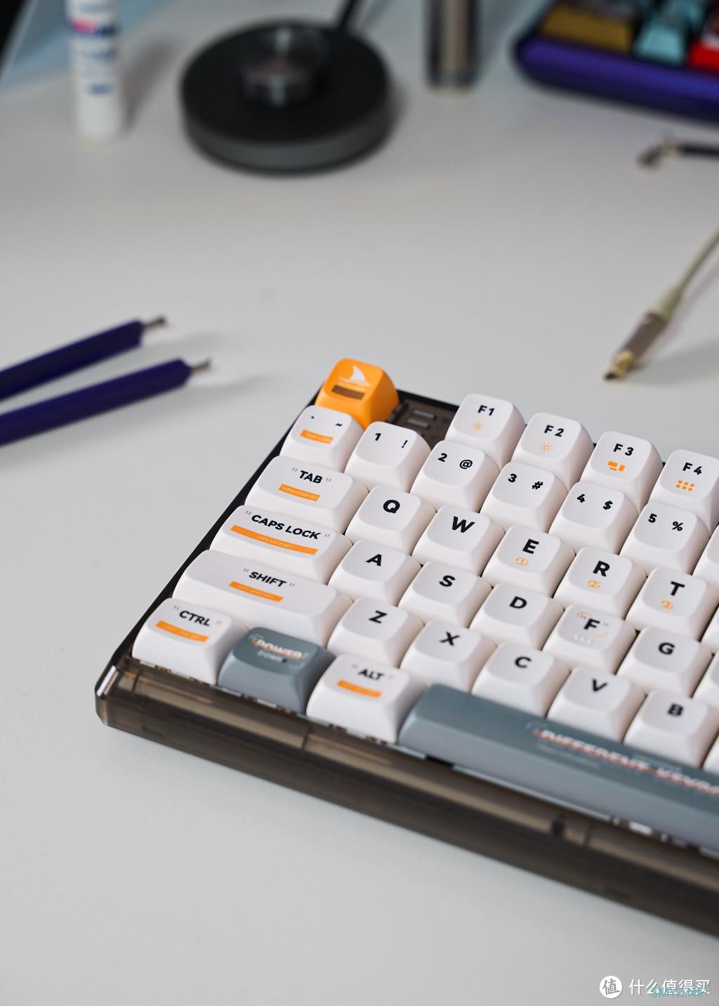 猫宅聊外设 篇七：好看好用，值得一玩，Darmoshark K7-Pro 三模键盘