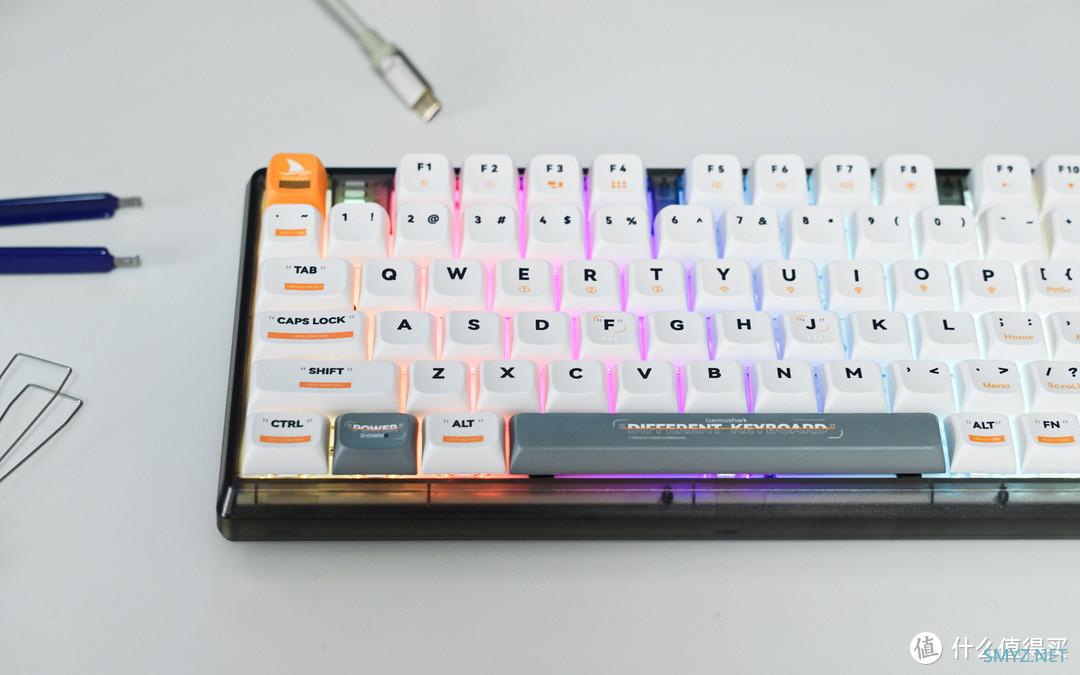 猫宅聊外设 篇七：好看好用，值得一玩，Darmoshark K7-Pro 三模键盘