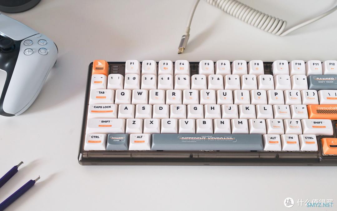 猫宅聊外设 篇七：好看好用，值得一玩，Darmoshark K7-Pro 三模键盘