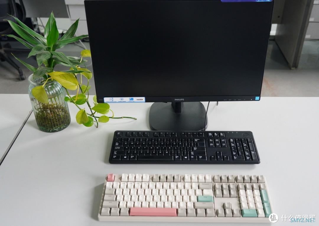 简约复古的办公神器-ikbc W210工业灰茶轴机械键盘简晒