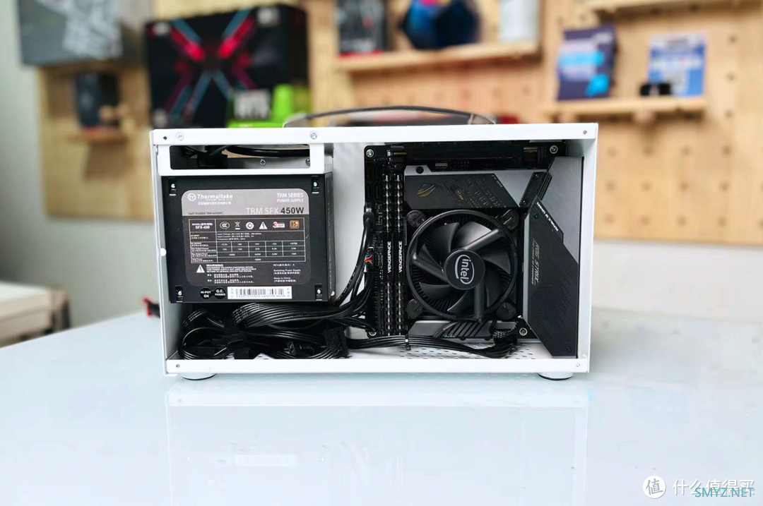 小鱼搞机 篇六十五:ITX装机方案分享,超频三 蜂鸟2 机箱+TT SFX 450w电源 小鱼搞机 篇六十五:ITX装机方案分享,超频三 蜂鸟2 机箱+TT SFX 450w电源