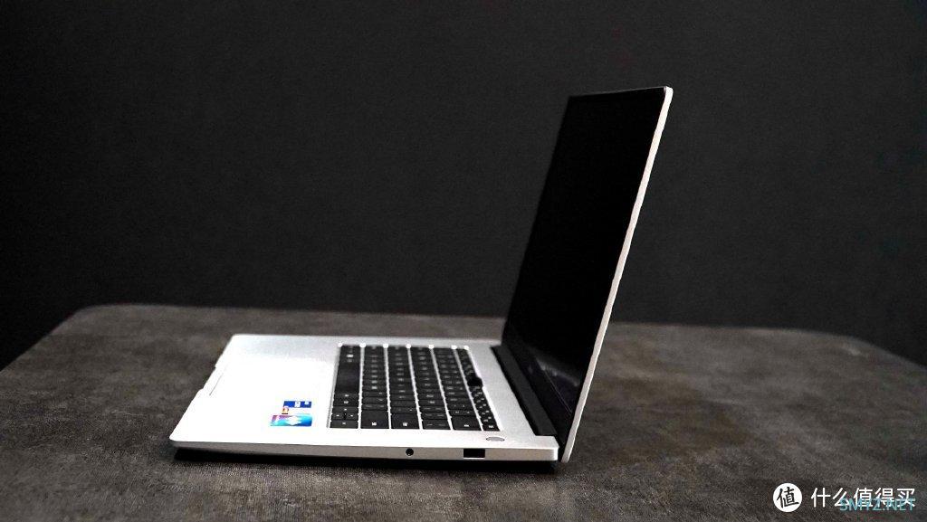 荣耀MagicBook X 15 2022版新笔记本,15.6英寸在家办公、上网课必备 荣耀MagicBook X 15 2022版新笔记本,15.6英寸在家办公、上网课必备