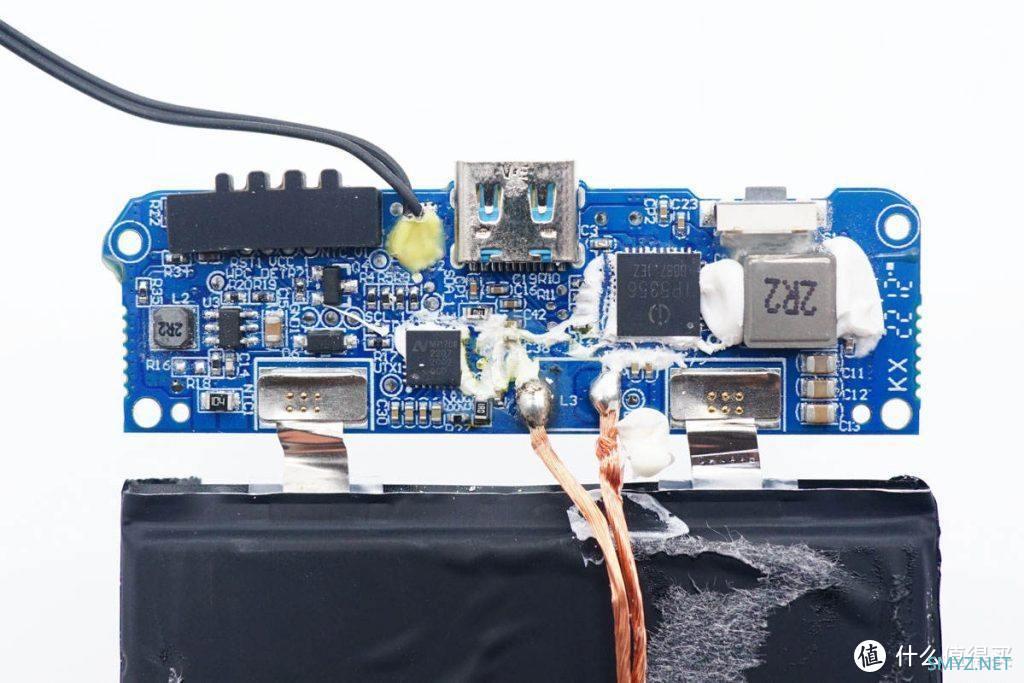 拆解报告:ANKER安克7.5W磁吸无线充移动电源A1610 拆解报告:ANKER安克7.5W磁吸无线充移动电源A1610