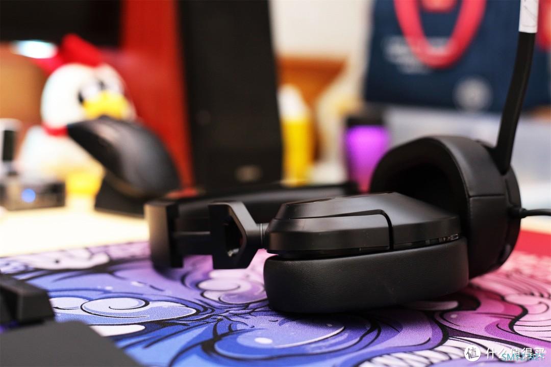 轻量化,带声卡 海盗船HS55 SURROUND耳机 轻量化,带声卡 海盗船HS55 SURROUND耳机