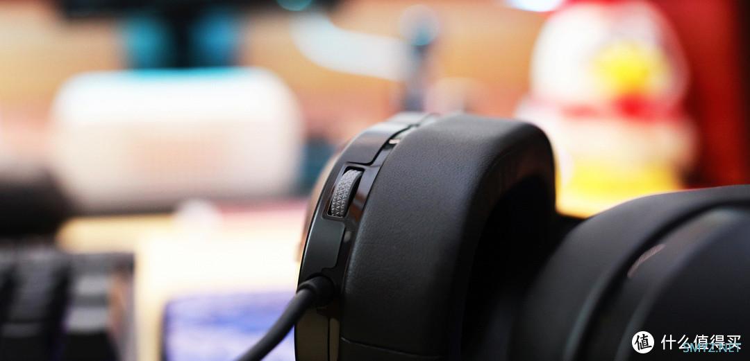 轻量化,带声卡 海盗船HS55 SURROUND耳机 轻量化,带声卡 海盗船HS55 SURROUND耳机