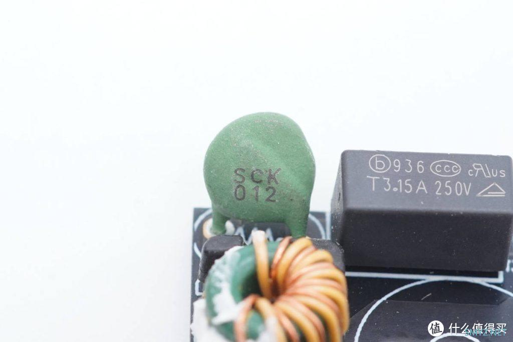 拆解报告：CukTech酷科65W PD快充氮化镓充电器AC65011SF