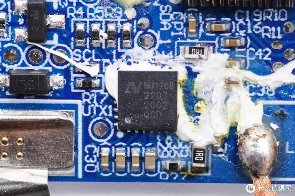 拆解报告:ANKER安克7.5W磁吸无线充移动电源A1610 拆解报告:ANKER安克7.5W磁吸无线充移动电源A1610