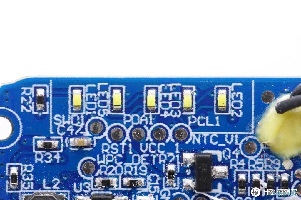 拆解报告:ANKER安克7.5W磁吸无线充移动电源A1610 拆解报告:ANKER安克7.5W磁吸无线充移动电源A1610