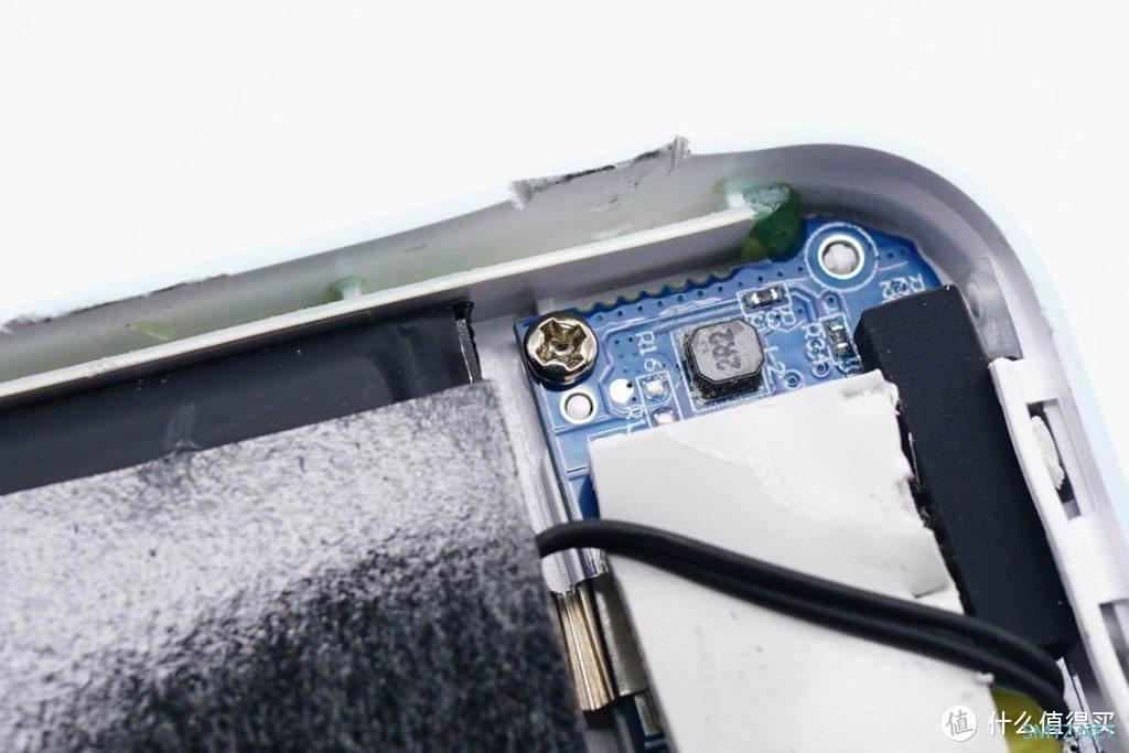 拆解报告:ANKER安克7.5W磁吸无线充移动电源A1610 拆解报告:ANKER安克7.5W磁吸无线充移动电源A1610