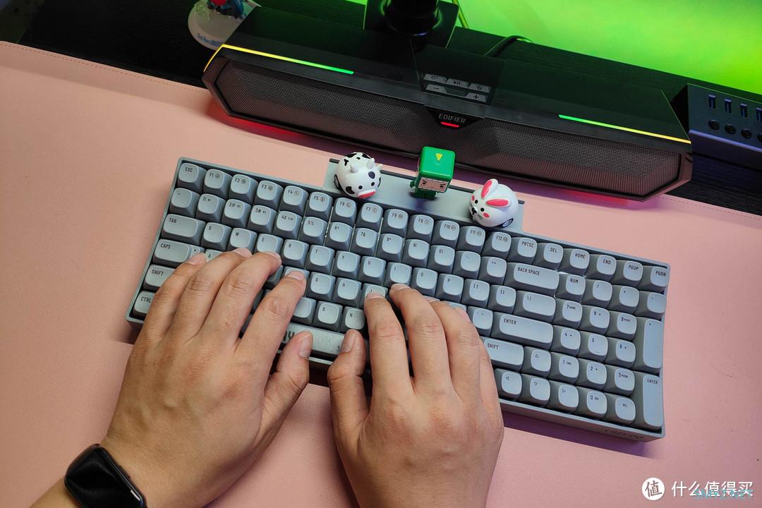 辉煌只能靠自己 篇七十六:这次全面精彩!Lofree洛斐小翘百键“水泥灰”键盘深度体验 辉煌只能靠自己 篇七十六:这次全面精彩!Lofree洛斐小翘百键“水泥灰”键盘深度体验