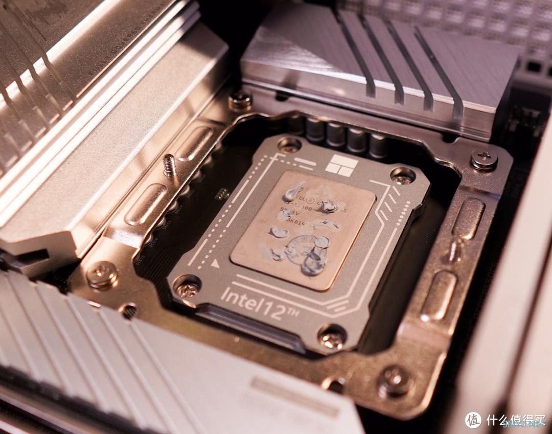 软硬件杂谈 篇一百一十四:12代处理器容易弯?对扣具的解决方案实测给你看! 软硬件杂谈 篇一百一十四:12代处理器容易弯?对扣具的解决方案实测给你看!