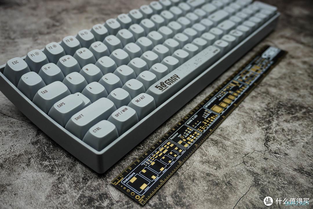 辉煌只能靠自己 篇七十六:这次全面精彩!Lofree洛斐小翘百键“水泥灰”键盘深度体验 辉煌只能靠自己 篇七十六:这次全面精彩!Lofree洛斐小翘百键“水泥灰”键盘深度体验